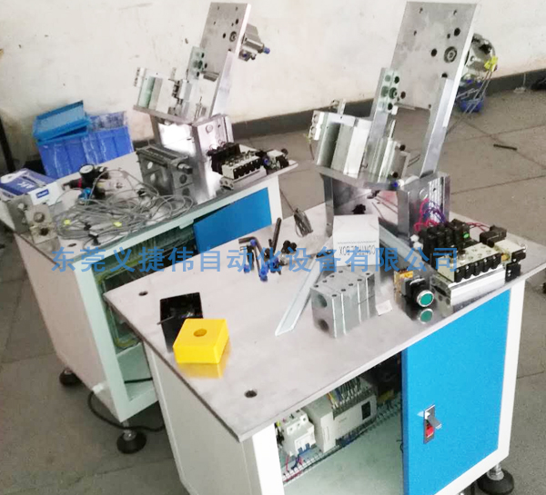 自動(dòng)插針機(jī) 自動(dòng)插針機(jī)